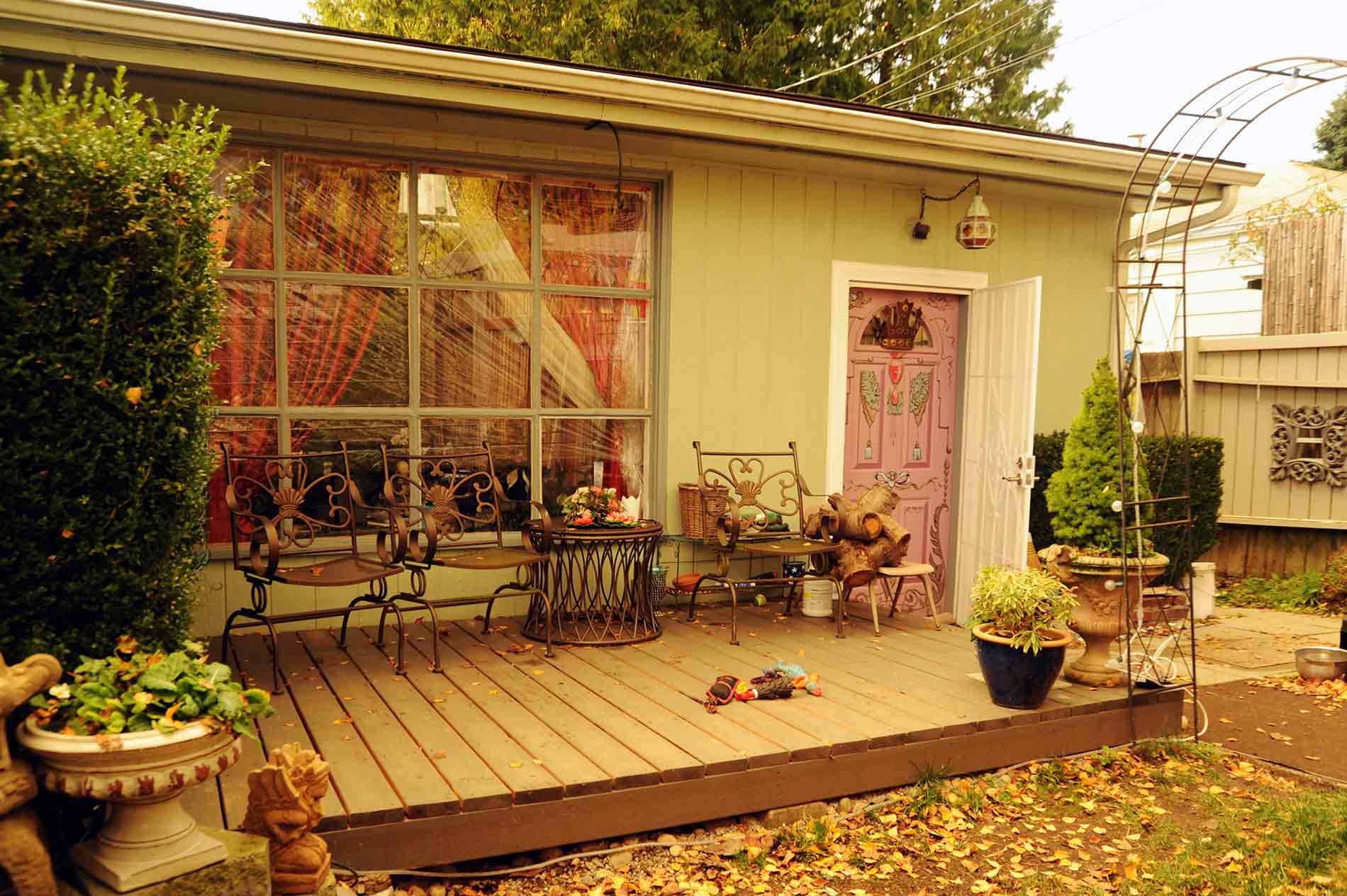 ground level deck at the back of a home